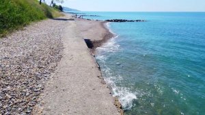 Сочи. Дикий пляж в посёлке Вардане.