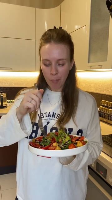 Обед / ужин на 6 месяце беременности  Эстетически аппетитный, полезный и сытный салат