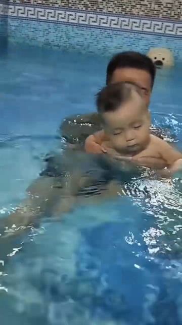 Бассейн. Плавание. Дети. Юмор. смотреть онлайн