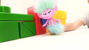 Игрушки Тролли. Видео для девочек.
