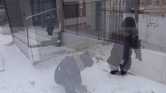 Первый снег в жизни Лукаса. Октябрь 2019