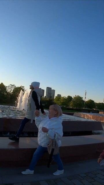 Поклонная гора прогулка ⛲ Фонтаны, цветы и памятники ?
