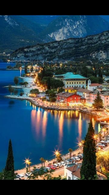 Бронируй отель на майские праздники выгодно с Яндекс ?