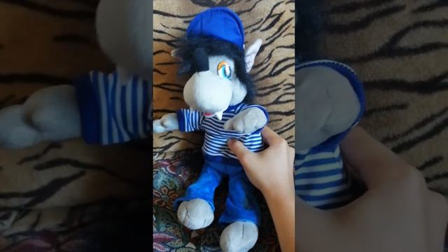 Волк говорящий, мягкая игрушка из "Ну, погоди!" смотреть онлайн