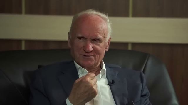Почему Бог позволяет страданиям присутствовать в это? смотреть онлайн