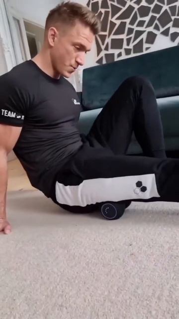 Theragun Wave Duo I Вибрирующий массажный роллер смотреть онлайн