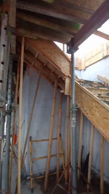 монолитная лестница смотреть онлайн