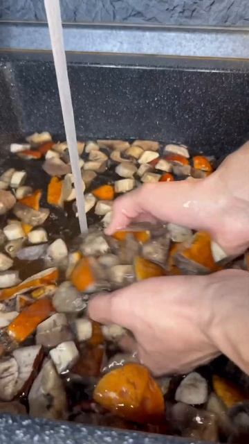 ЛЕСНЫЕ ГРИБЫ С КАРТОШКОЙ #reels #рецепт #рецепты #food #еда #? смотреть онлайн