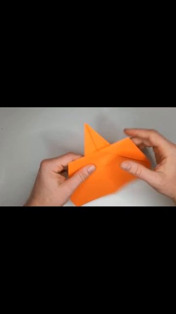 Как сделать самолёт из бумаги ✈️ Оригами #shorts смотреть онлайн
