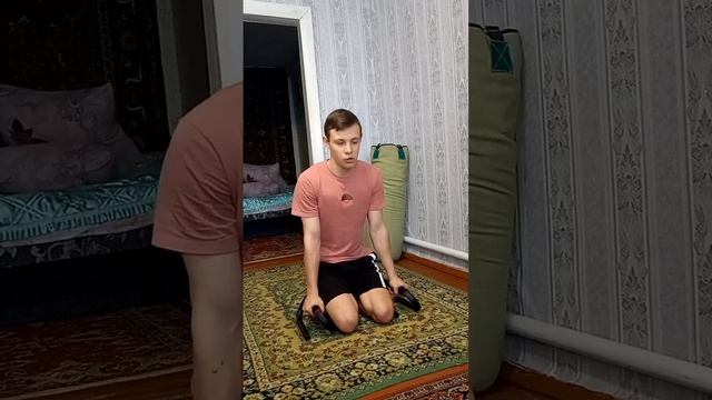 обучалочка на уголочек на стойках часть1 #воркаут #shorts смотреть онлайн