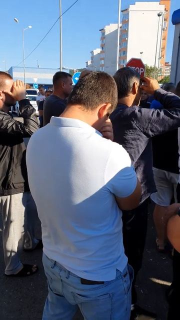 Граница Абхазии с Россией, не пропускают людей обратн? смотреть онлайн