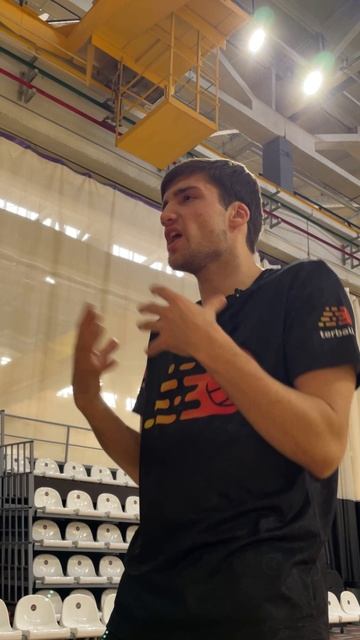 Ты, когда пытаешься что-то объяснить тренеру 😁
Отправляй своему любимому коучу! смотреть онлайн