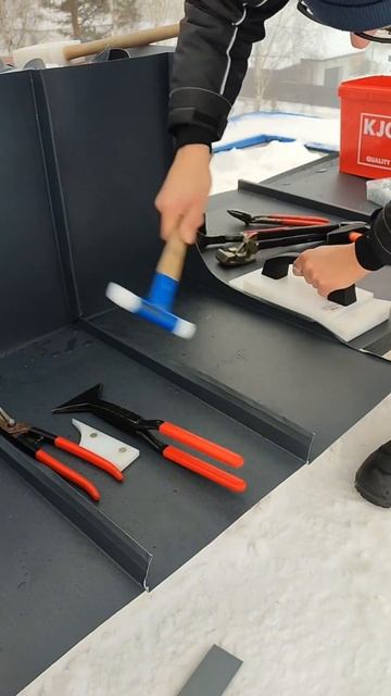 #кровельныеработы #кровля #крыша #фальц #киянка #фальце смотреть онлайн