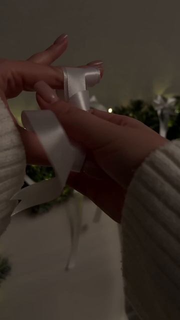Учимся делать тот самый трендовый бант 🎀 Ширина лент? смотреть онлайн