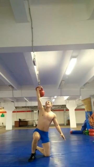 Турецкий подъем 32кг смотреть онлайн