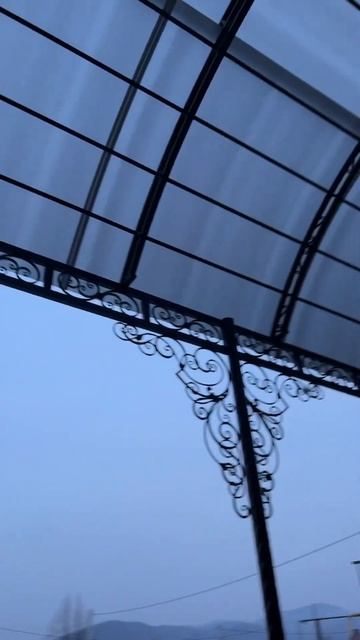 Навес из сотового поликарбоната цвет «серебро» разме? смотреть онлайн