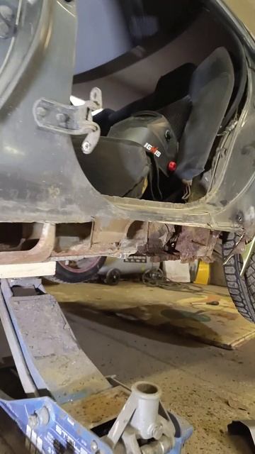 Гнилые пороги Тойота Марк 2 смотреть онлайн