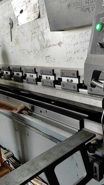 гиб дверной коробки смотреть онлайн