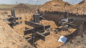 Устройство фундаментов типа Ф6н-4 для промежуточной опоры П330-1