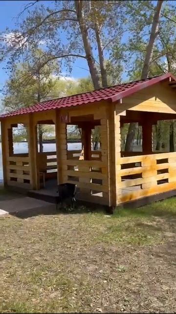 Летняя беседка Гостиница Аврора смотреть онлайн