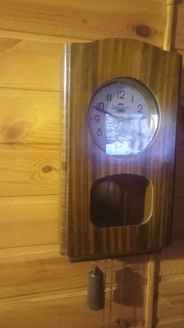 Старинные настенные часы Сердобский часовой завод. СС