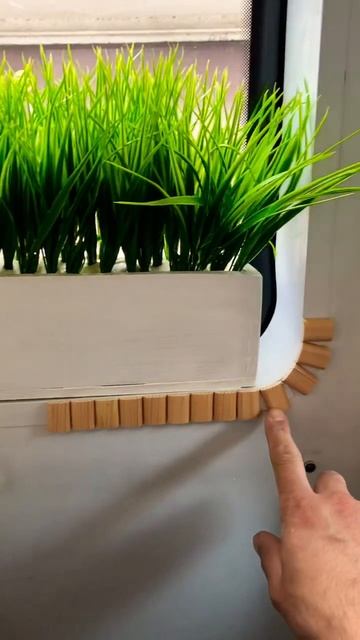 Своими руками, при помощи клея и терпения украшаю окно смотреть онлайн