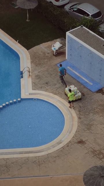 Приехала химия для бассейна смотреть онлайн