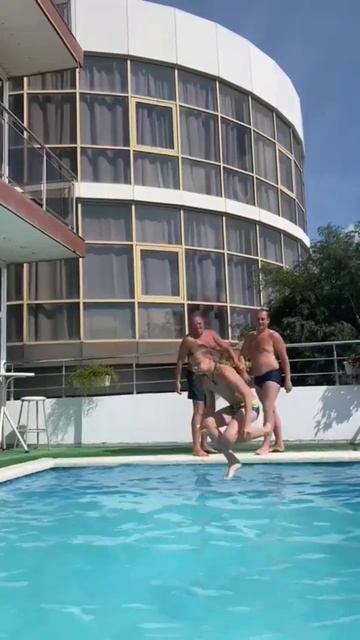 #бассейн смотреть онлайн