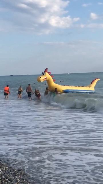 🌞морской «дракон» разбушевался😡короче🥴приплыли… смотреть онлайн