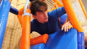 Хаги Ваги в Аквапарке - все игрушки в опасности! Сборник лучших видео для детей АКВАТИМ