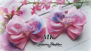 Бантики с сердечками.