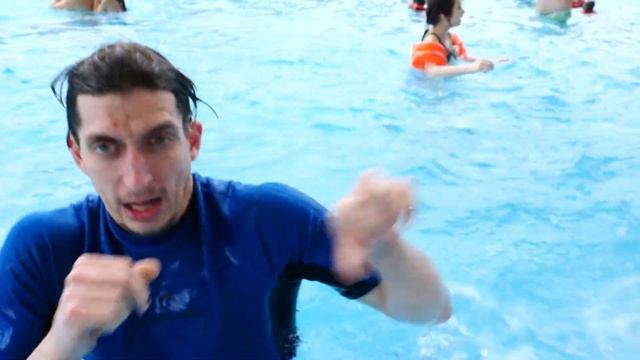 Человек Паук в Аквапарке - Новое задание для АКВАТИМ! Супергерои и Трансформеры в смешном видео шоу смотреть онлайн