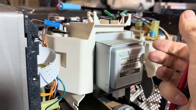 Микроволновка гудит, но не греет? Чини за 5 минут! смотреть онлайн