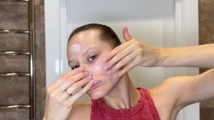 МАССАЖ ЛИЦА ОТ МОДЕЛИ| ПОДТЯНУТОЕ ЛИЦО ЗА 5 МИНУТ В ДЕН?