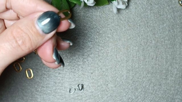 Модное украшение на шею с цепочкой, бусинами и монетой смотреть онлайн