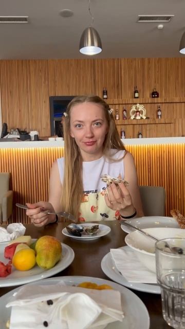 Первый раз #устрицы 🦪 не зашли от слова совсем,тогда м смотреть онлайн