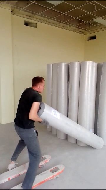 Неудачный подъем. Вес рулона 250+- кг. Потерял точку опор смотреть онлайн