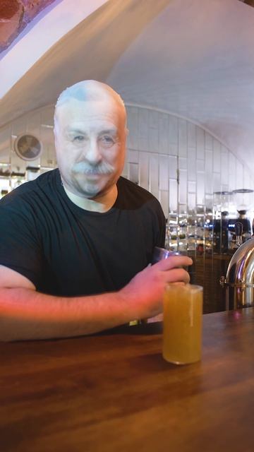 Леонид Аркадьевич в баре!  #cocktail #bar #якубович