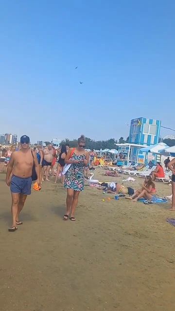 АНАПА. 6 сентября 2023 г. И на центральном пляже есть чист смотреть онлайн