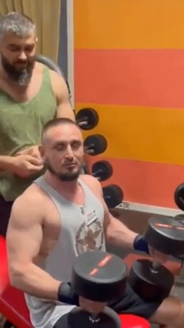 #жим гантелей на наклонной#верх грудных#тренеровка гр? смотреть онлайн