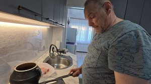 Кудри долой! Он не справляется.