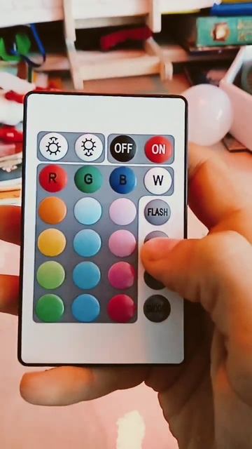 лампа катороя меняет цвет смотреть онлайн