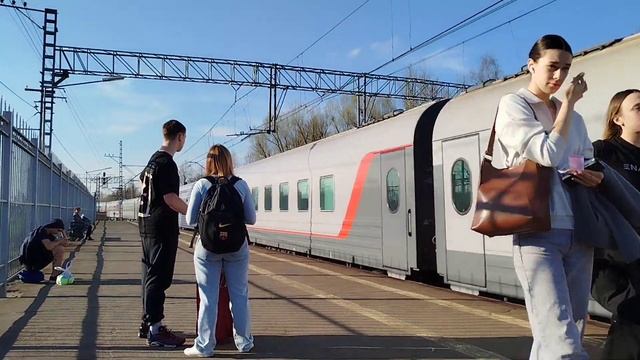 ЭП20 005 с пассажирским поездом 007С "Таврия" Санкт Петерб? смотреть онлайн