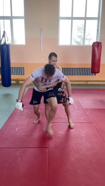 И не говори что против борца не пройдёт 😡 inst:kran.mma смотреть онлайн