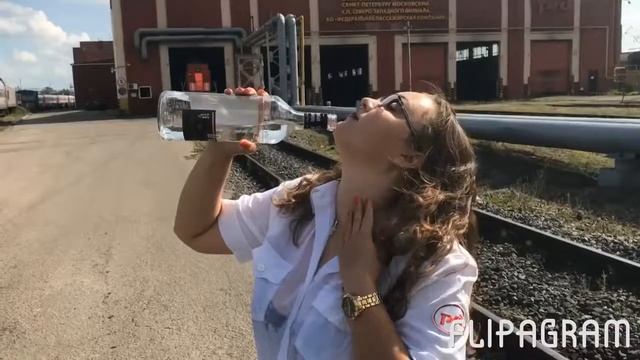 Проводниц уволили за этот клип (В Питере пить) смотреть онлайн