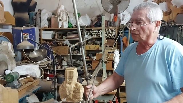 Работа над скульптурой.В мастерской.#скульптура#арт#wood#woodcarvers#woodwork#wiresculptures смотреть онлайн