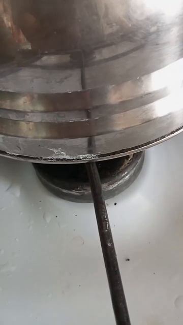 Чистим чайник от накипи. #лайфак #советы смотреть онлайн