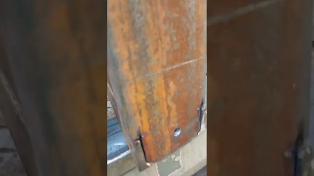 Осталось приварить углы к швеллеру и приступим к укре? смотреть онлайн