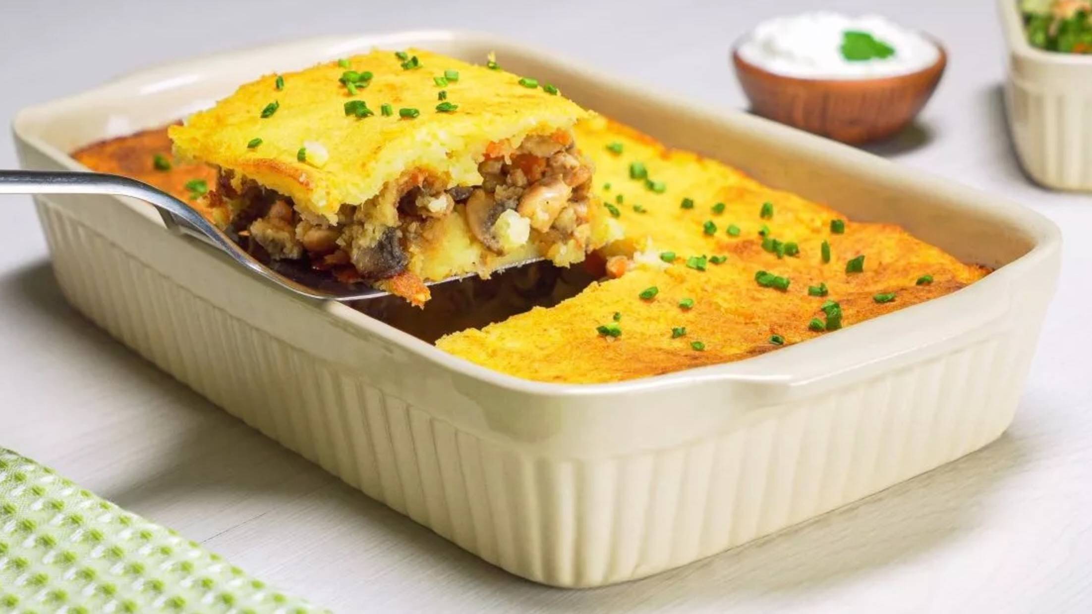 Вкусная КАРТОФЕЛЬНАЯ ЗАПЕКАНКА. Картофельная запеканка с КУРИЦЕЙ И ГРИБАМИ В ДУХОВКЕ. смотреть онлайн