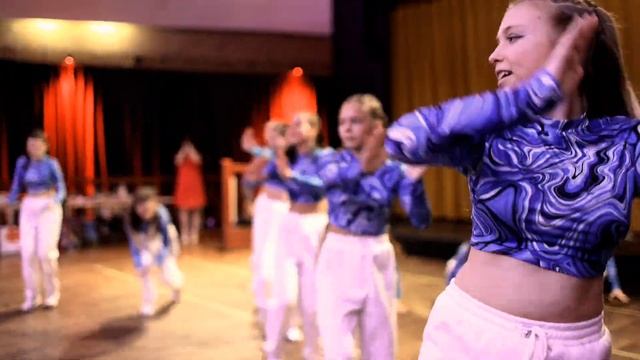 Девочки 11-12 лет танцуют | Танец для подростков на музык